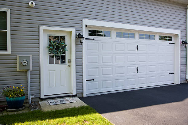 24/7 Emergency Garage Door Panel Replacement experts in Johnson County County, KY
